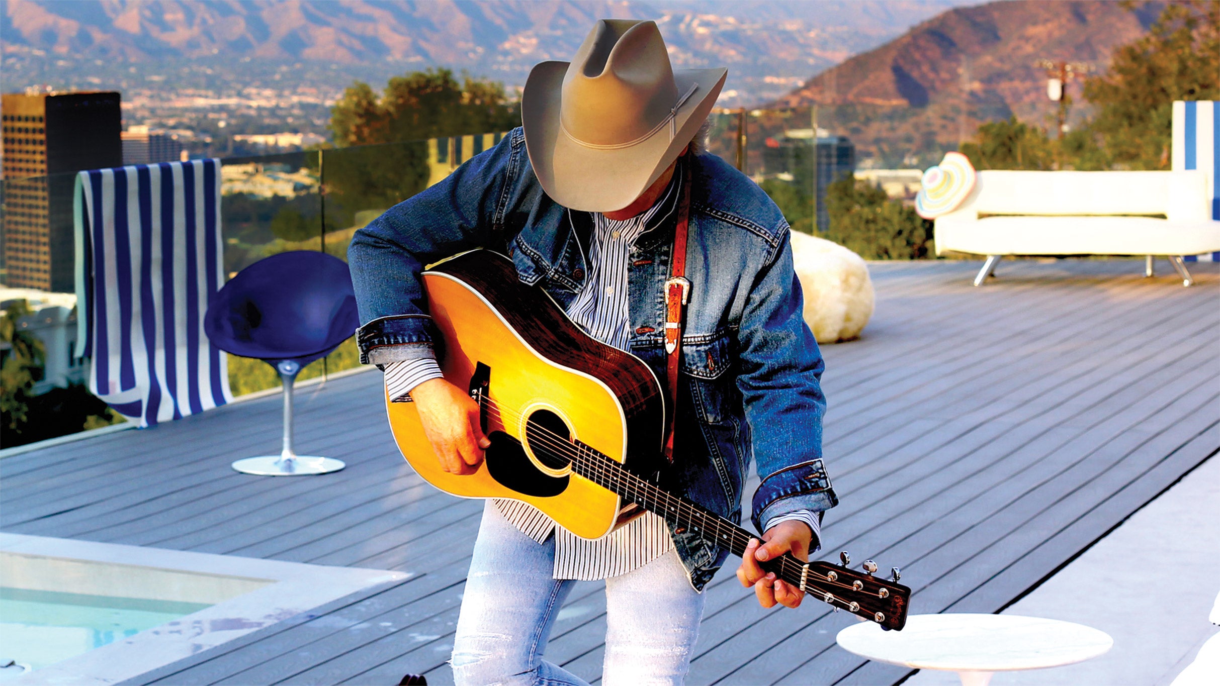 Dwight Yoakam w/ The Sedonas
